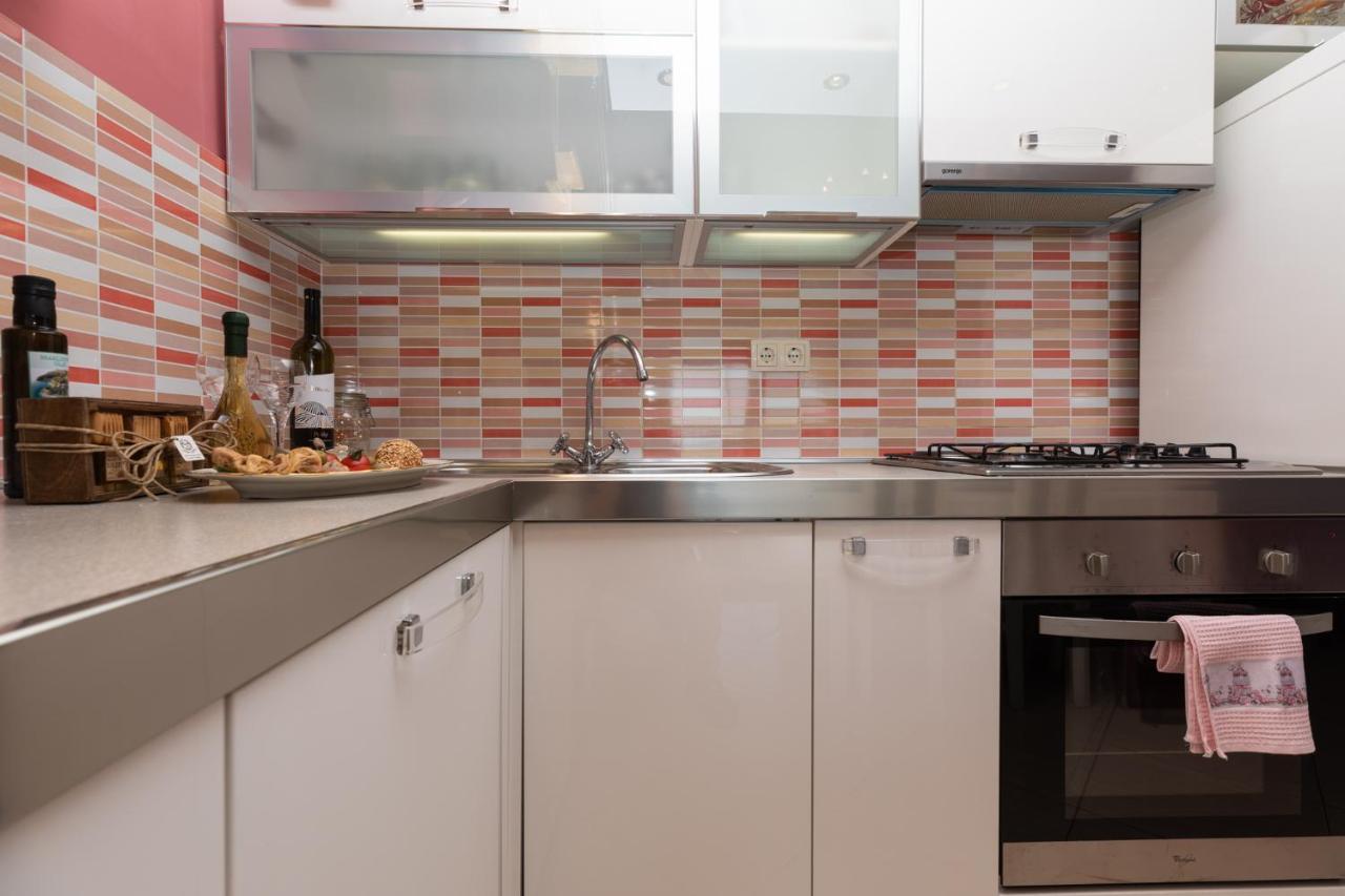 Apartman Monika Омиш Экстерьер фото