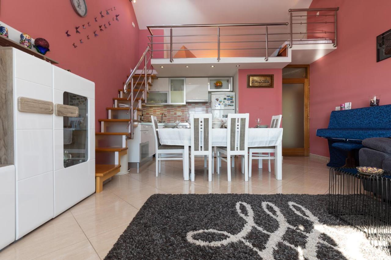 Apartman Monika Омиш Экстерьер фото